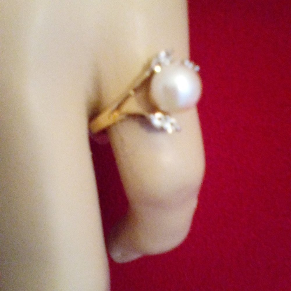 TWIST DESIGN ELECTROPLATED GOLD RING with 4 DIAMOND (CZ) ACCENT